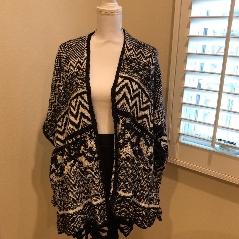 Abercrombie & Fitch Knit cape
